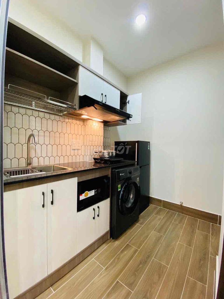 The apartment. The one bedroom.