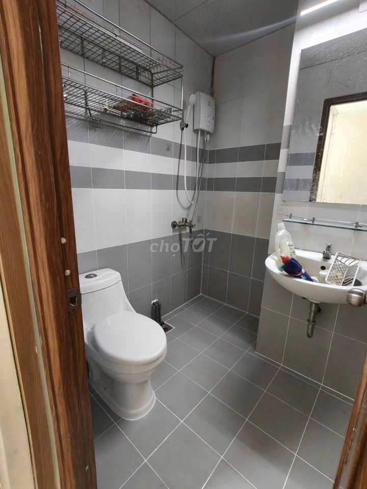Rent C/c Sacomal, Biscue 106 meters, 3 bedrooms renting 10 million a month.