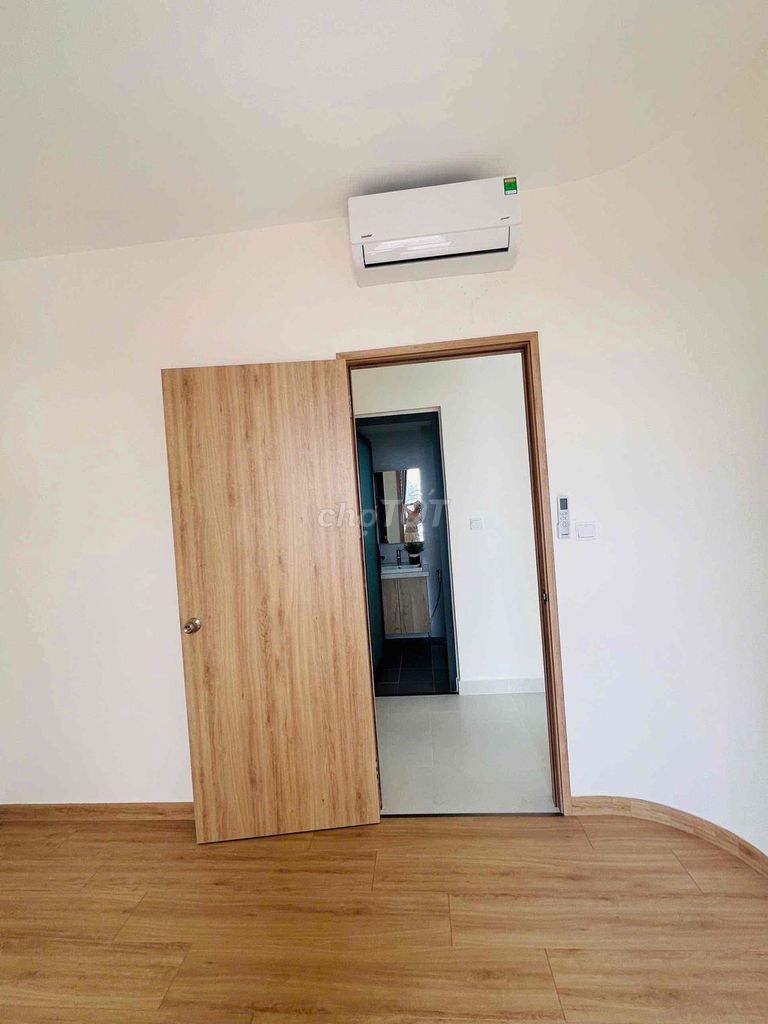 New house! The three bedrooms have air conditioning, curtains, Aurora Riverside building, District 8