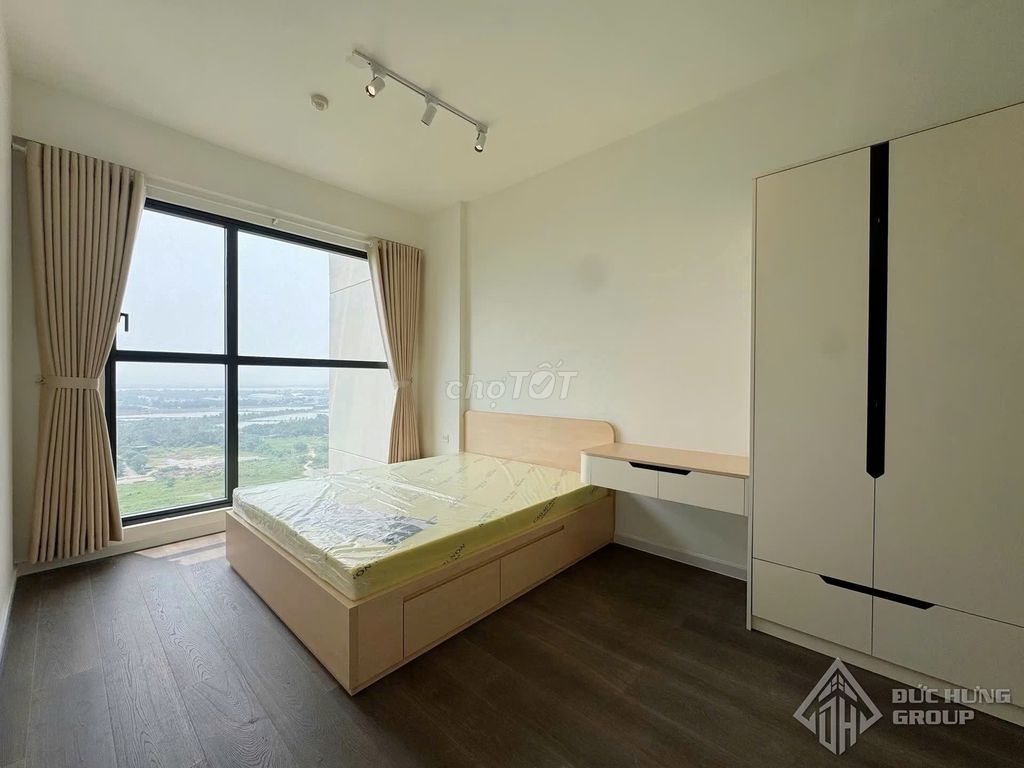 There's plenty of Vittoria bedrooms, new homes, ntcb/full furniture.
