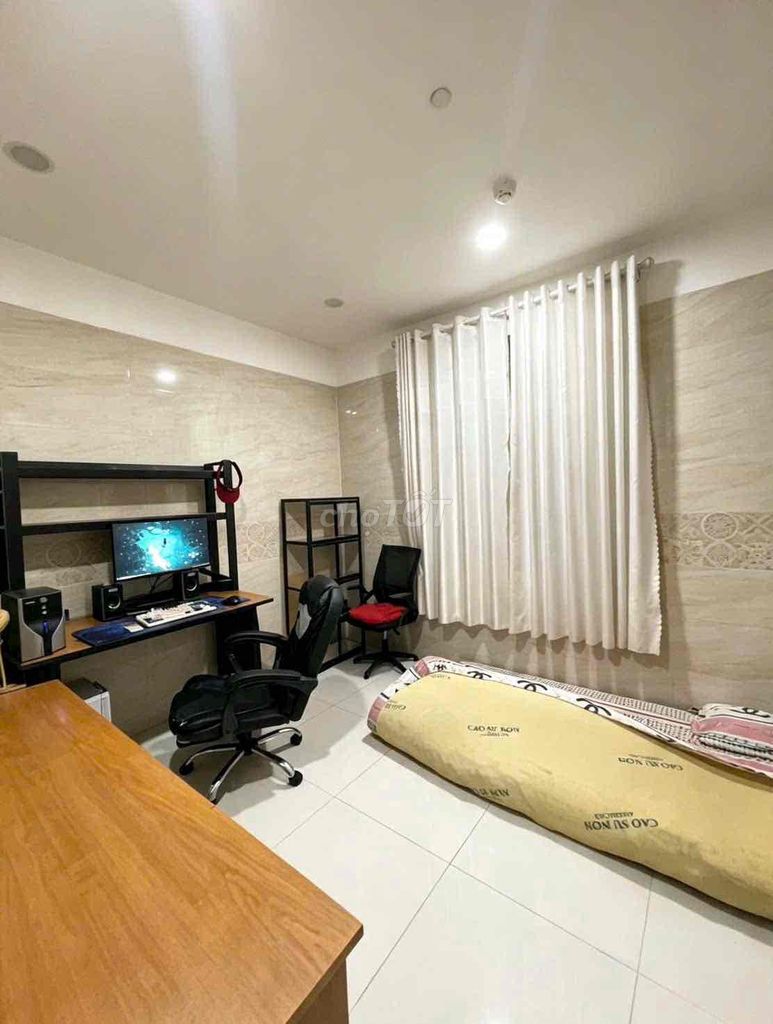 There's a couple of good bedrooms left at Tara Residence, District 8