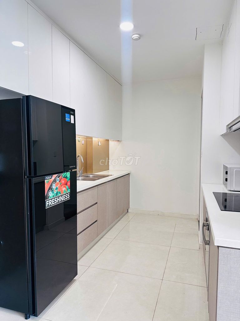 Rent the apartment. Two bedrooms. Six hundred and twenty-two feet.