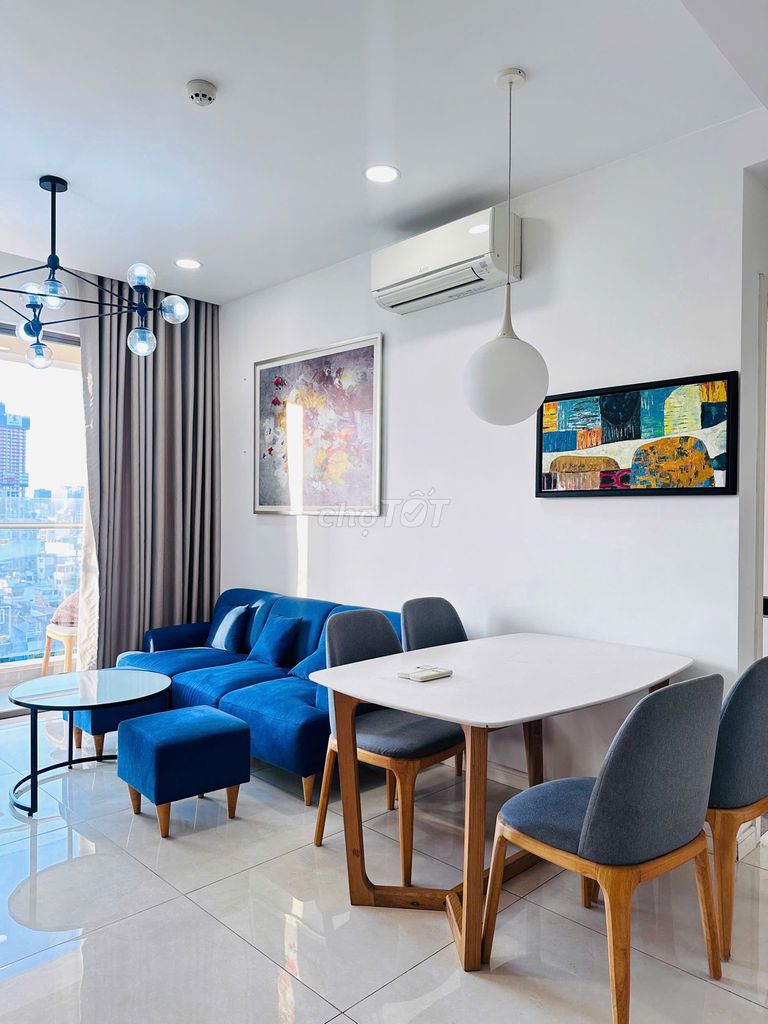 Rent the apartment. Two bedrooms. Six hundred and twenty-two feet.