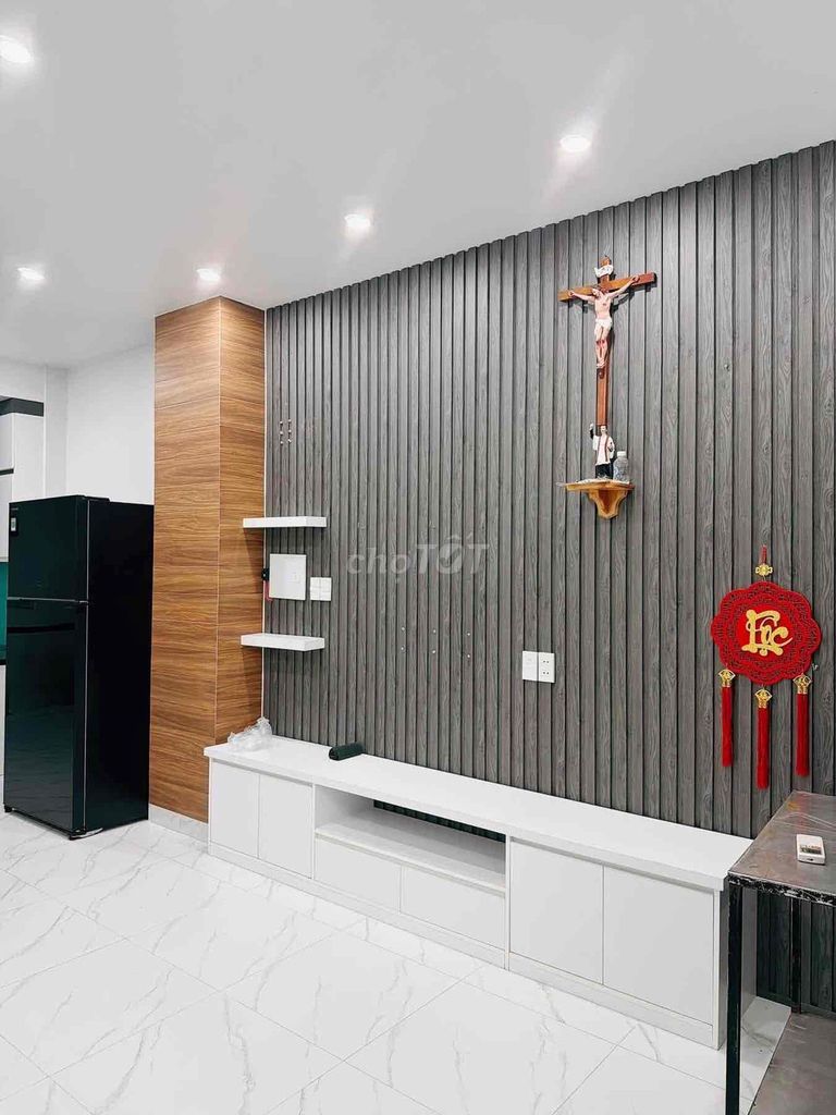The full interior closes aeon Tân Phú - 4 meters x 11 meters - 2 floors - 3 bedrooms, 4 toilets