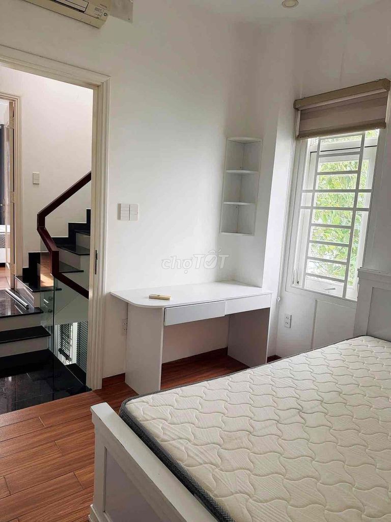 The full interior closes aeon Tân Phú - 4 meters x 11 meters - 2 floors - 3 bedrooms, 4 toilets