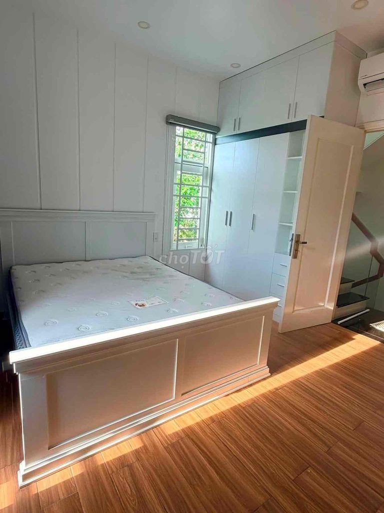 The full interior closes aeon Tân Phú - 4 meters x 11 meters - 2 floors - 3 bedrooms, 4 toilets