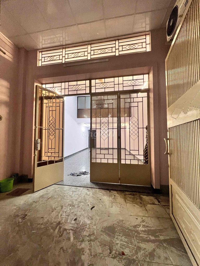 Lê Văn Sỹ long front only 18 million