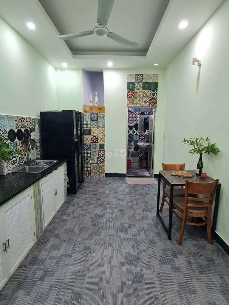 Rent 40 meters, two bedrooms, two toilets, alley. Trường Sa, 1717, Bình Thạnh