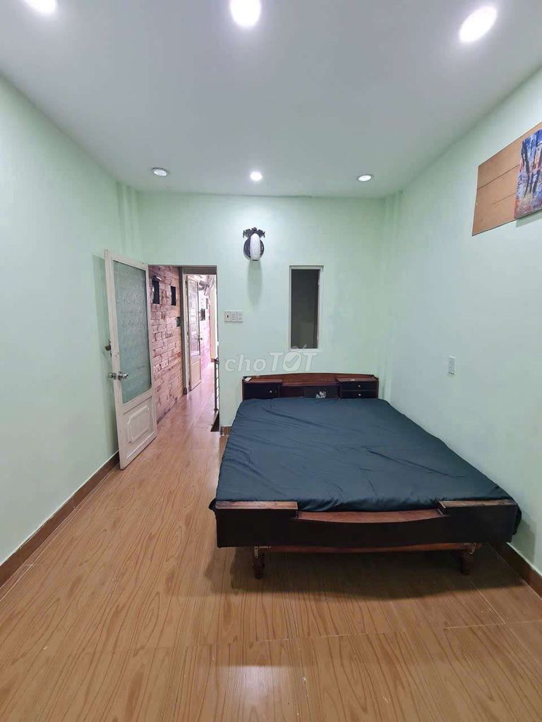 Rent 40 meters, two bedrooms, two toilets, alley. Trường Sa, 1717, Bình Thạnh