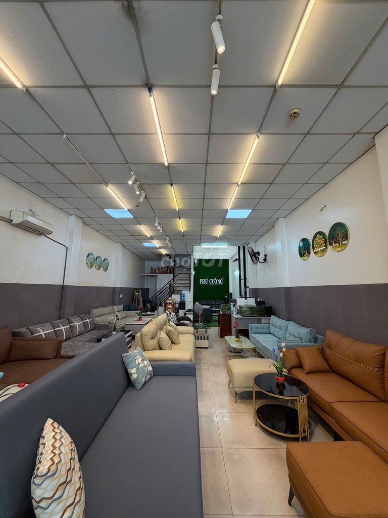cash house 204 6 x23 Nguyễn Oanh-7* 17 Gò Vấp. Five stories. It costs 44 million a month.