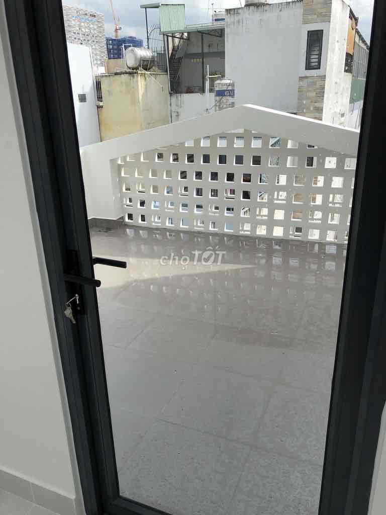 5 story house, area 5 x 12 meters, alley 4 m Nguyễn Đình Chiểu District 3.