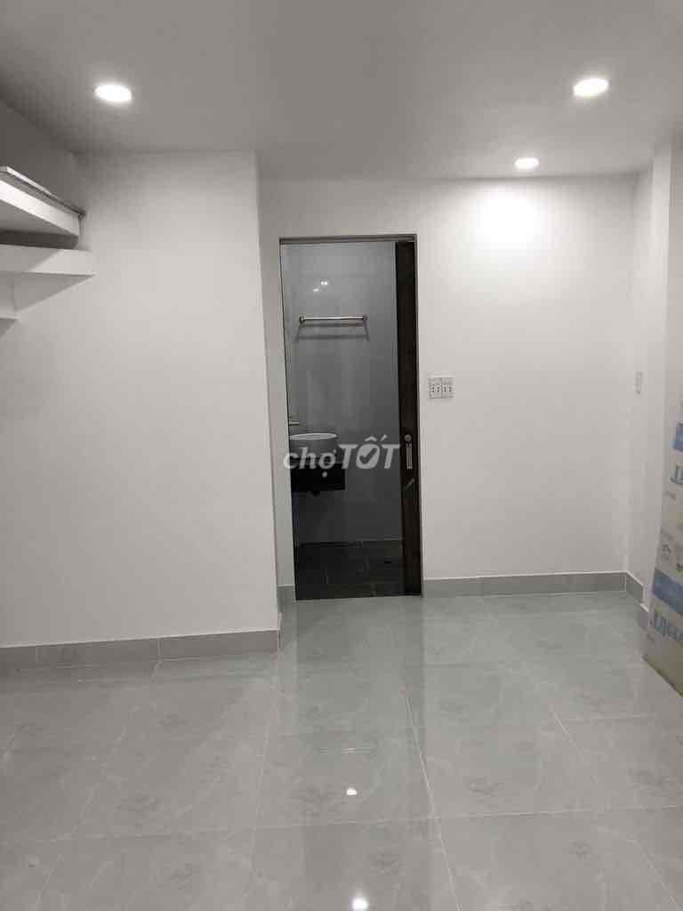 5 story house, area 5 x 12 meters, alley 4 m Nguyễn Đình Chiểu District 3.