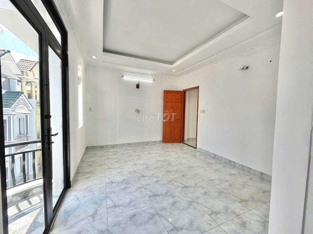 18 trieu 1 .6 x 10-4 bedroom 5 toilet 6 M, tall building