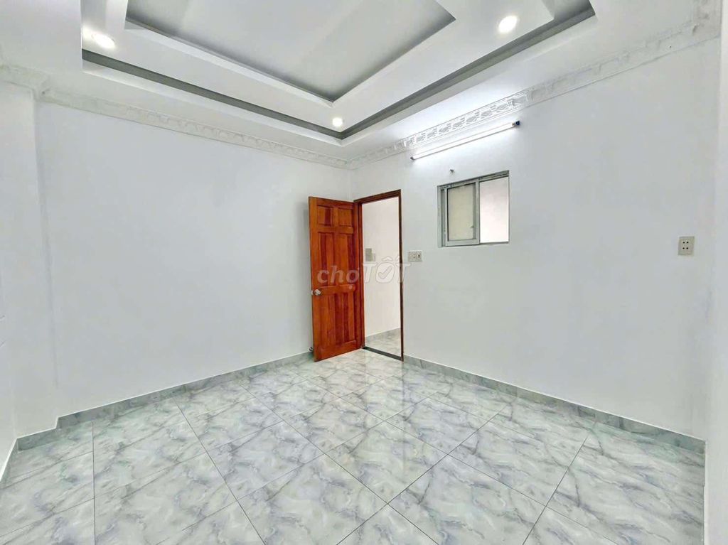 18 trieu 1 .6 x 10-4 bedroom 5 toilet 6 M, tall building