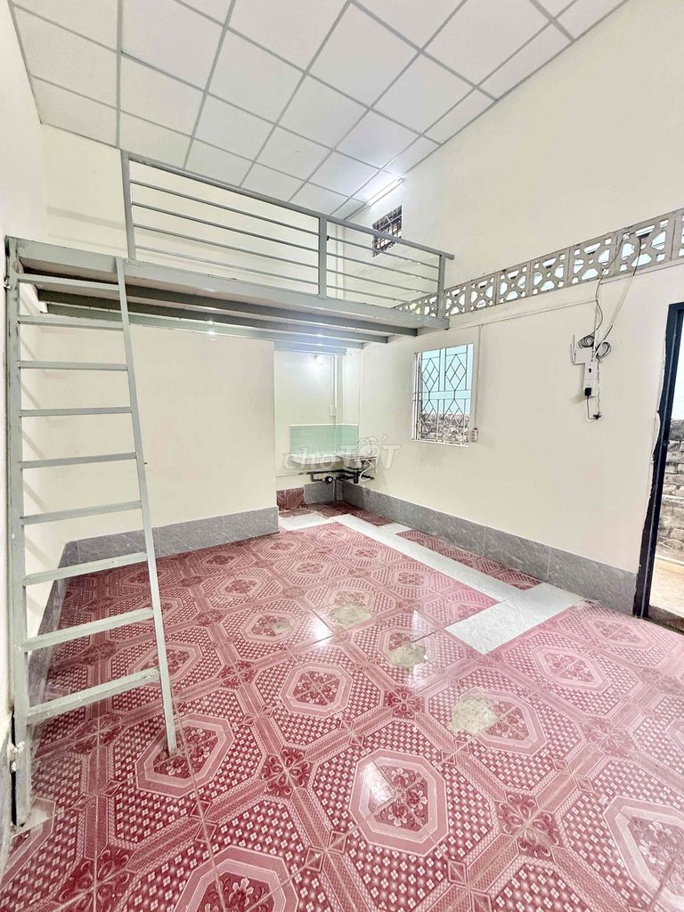 Grounding room open window room 35 M2 wide