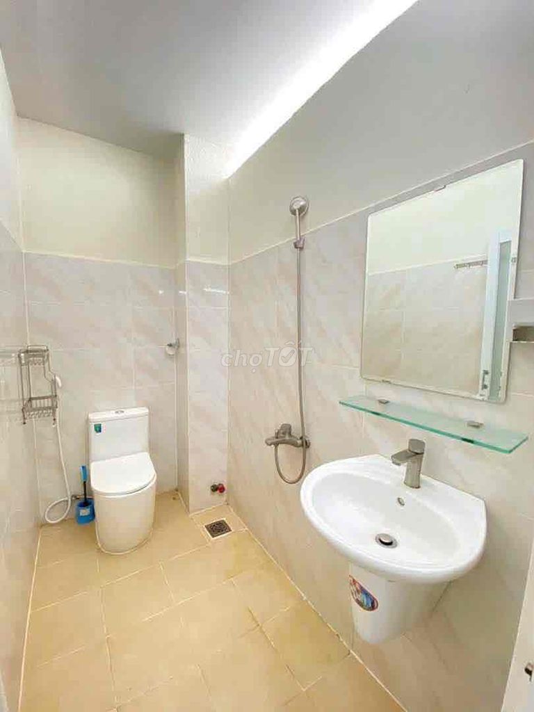 Rent a two-dollar-price-price motel for four million. Full interior