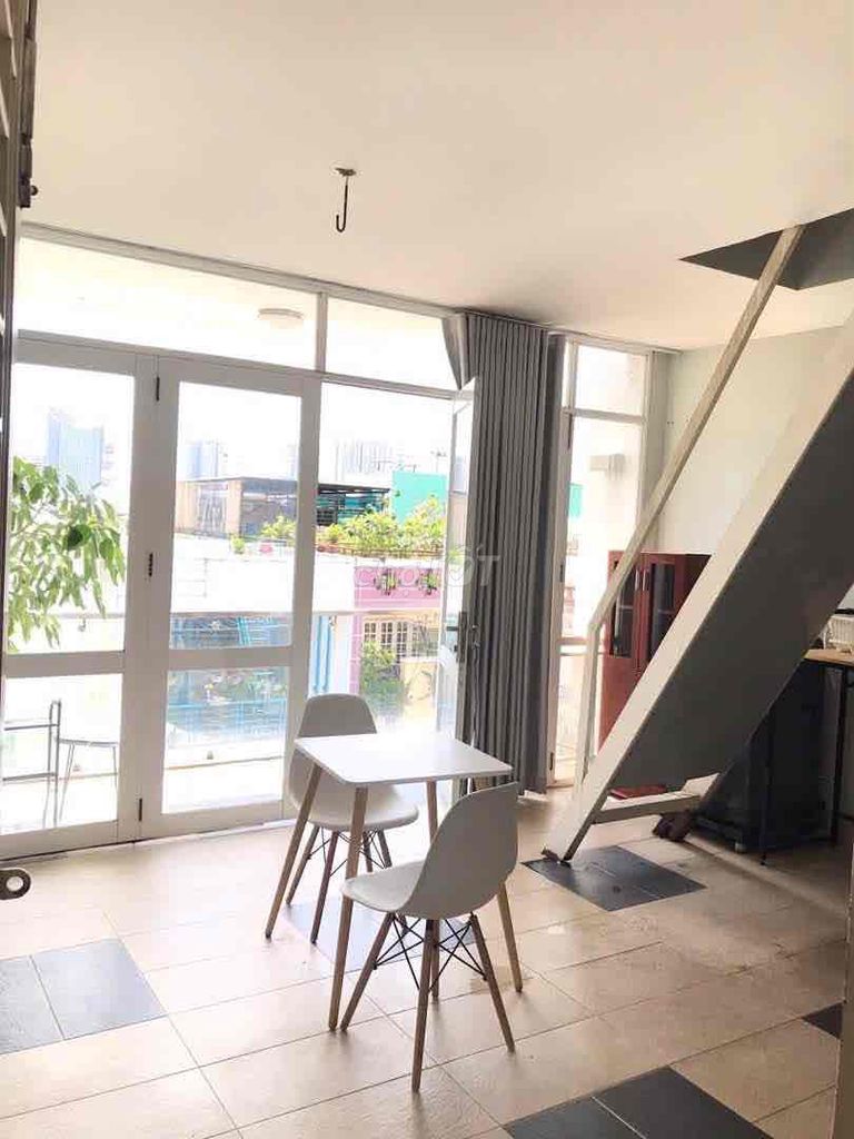Rent a two-dollar-price-price motel for four million. Full interior