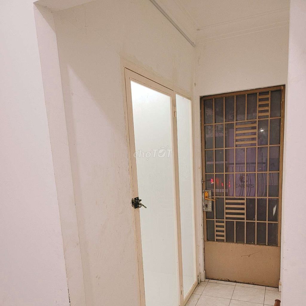 Nguyễn Tri Phương Q0 Hotel 10 is cheap.