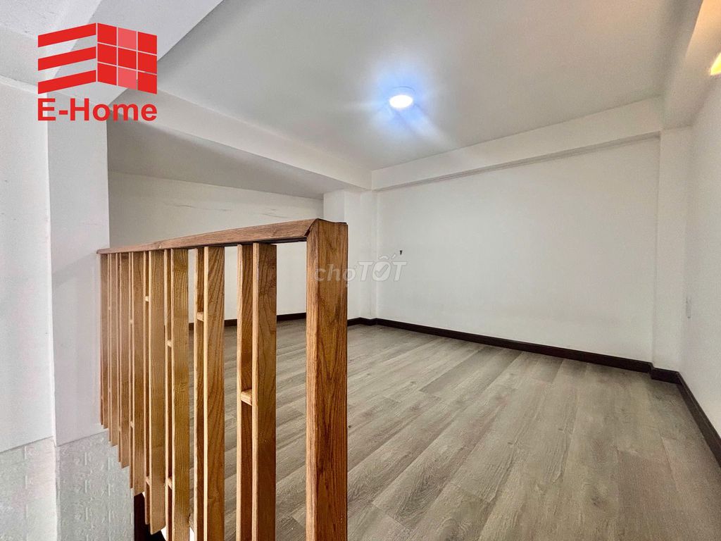- Full furniture, private washing machine, window, five million high guards.