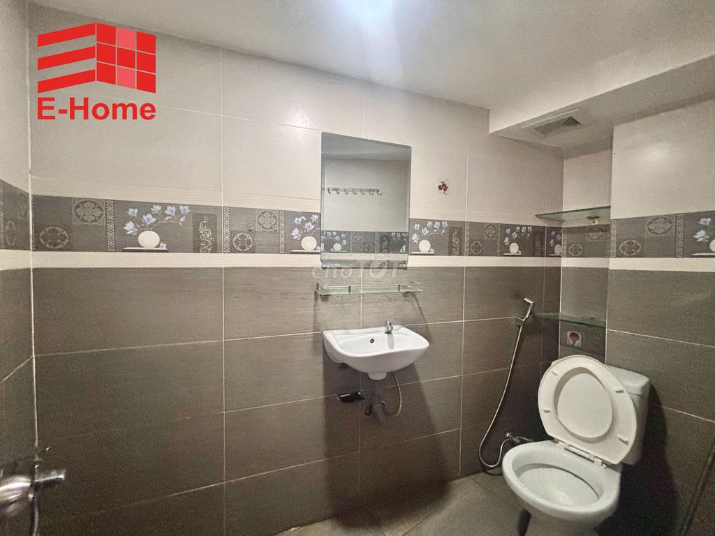 - Full furniture, private washing machine, window, five million high guards.