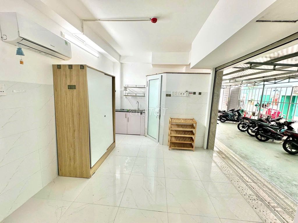 The low-cost kiot is available to the air conditioning in the EOF.