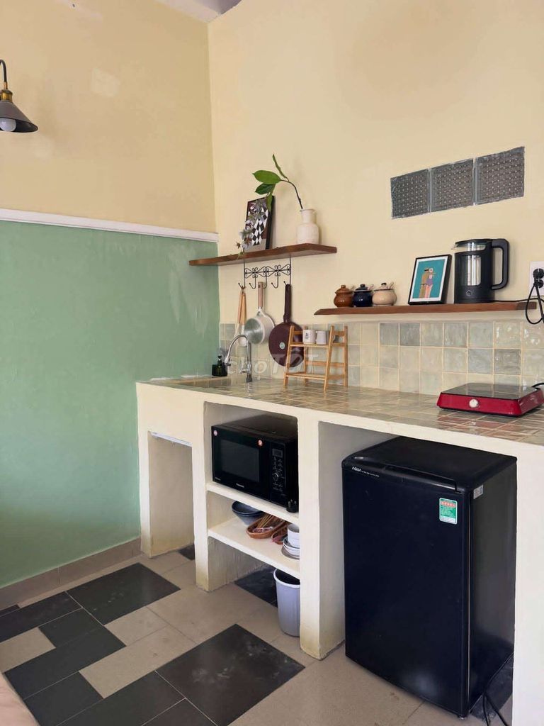 Rent a man's room in a small house comfortable enough.