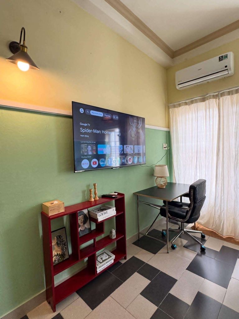 Rent a man's room in a small house comfortable enough.