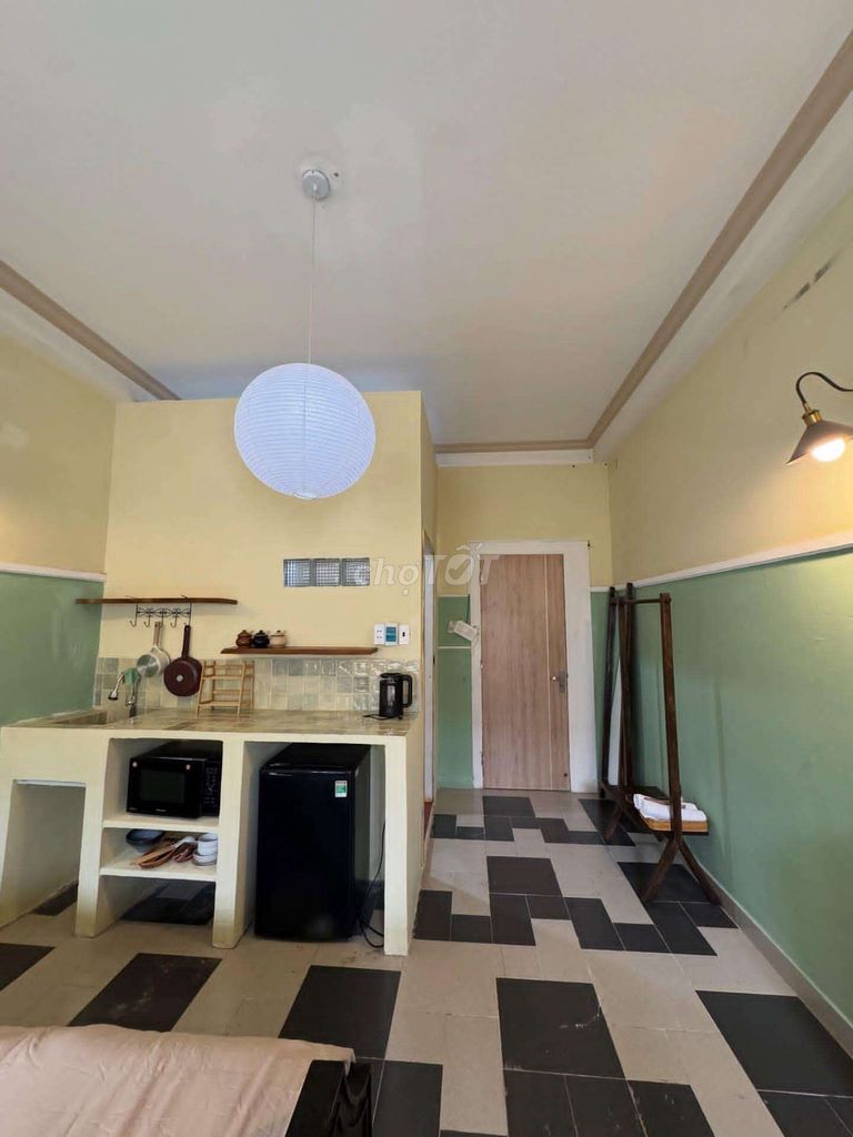 Rent a man's room in a small house comfortable enough.