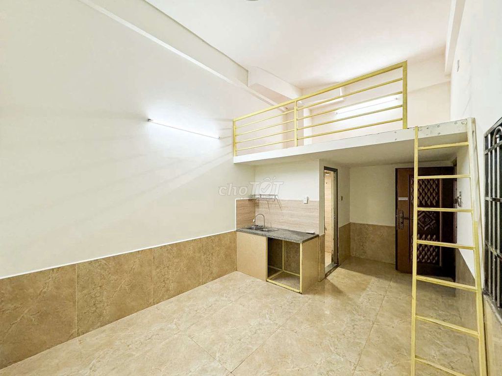 It's the owner who rented the room near the company 500 M away.