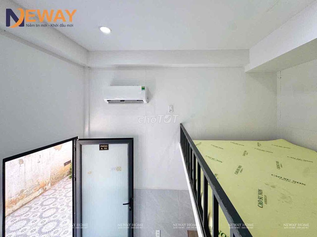 has a full interior - close to University vhu - ejac - semi-scarlet