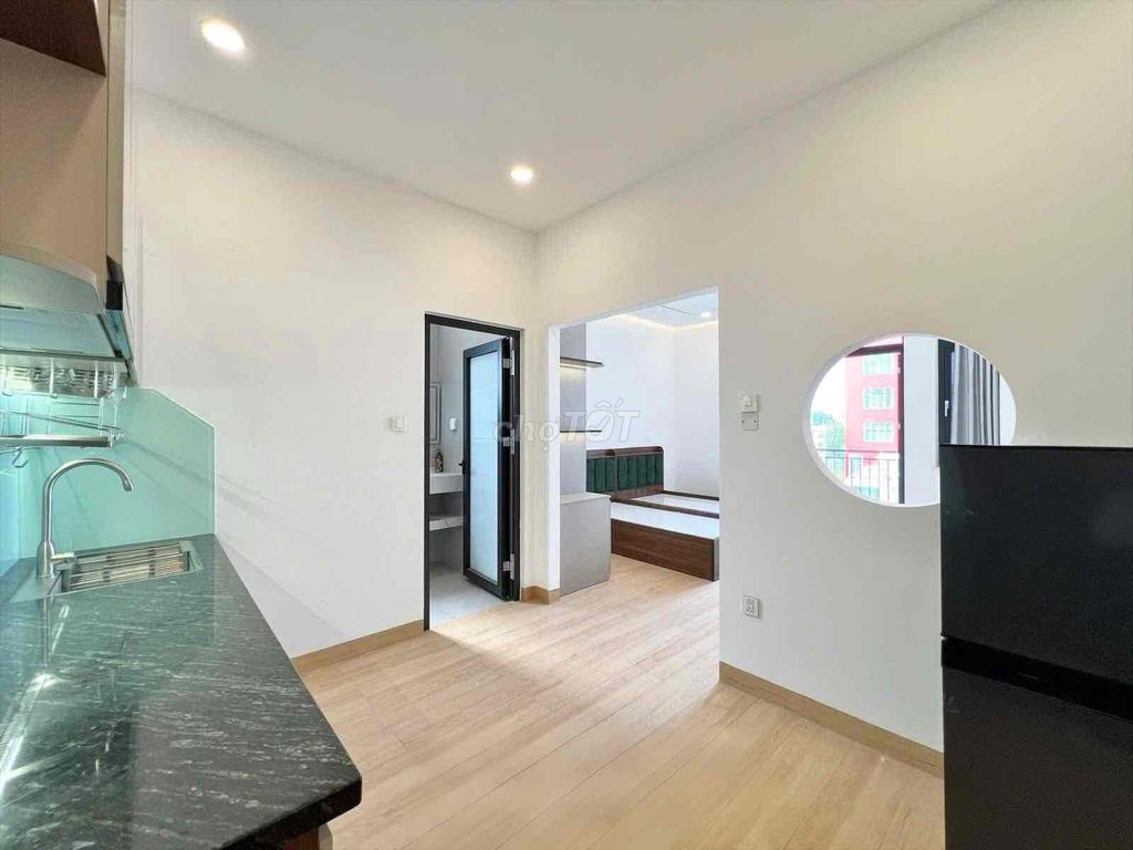 Rent the apartment. A balcony bedroom.