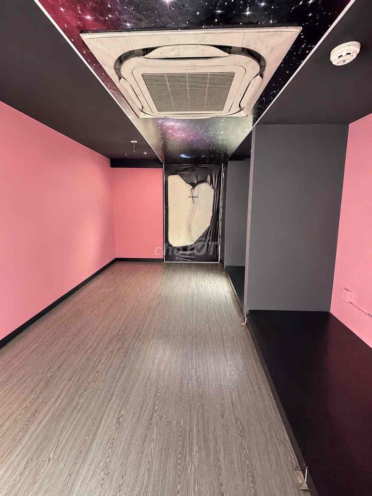 To rent kiot fit; to enter the same business at Dương Quảng Hàm Gò Vấp