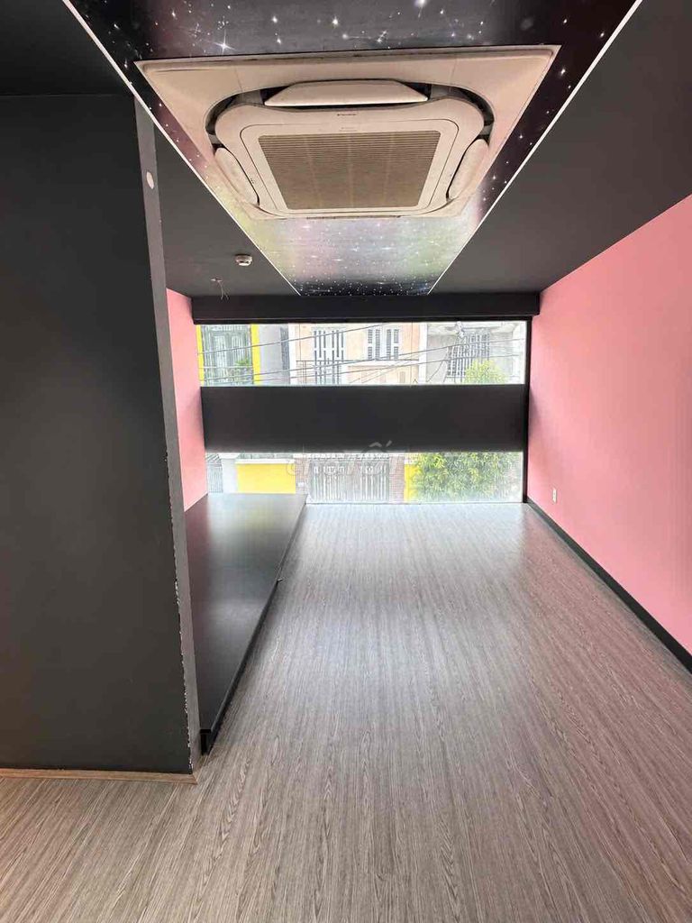 To rent kiot fit; to enter the same business at Dương Quảng Hàm Gò Vấp