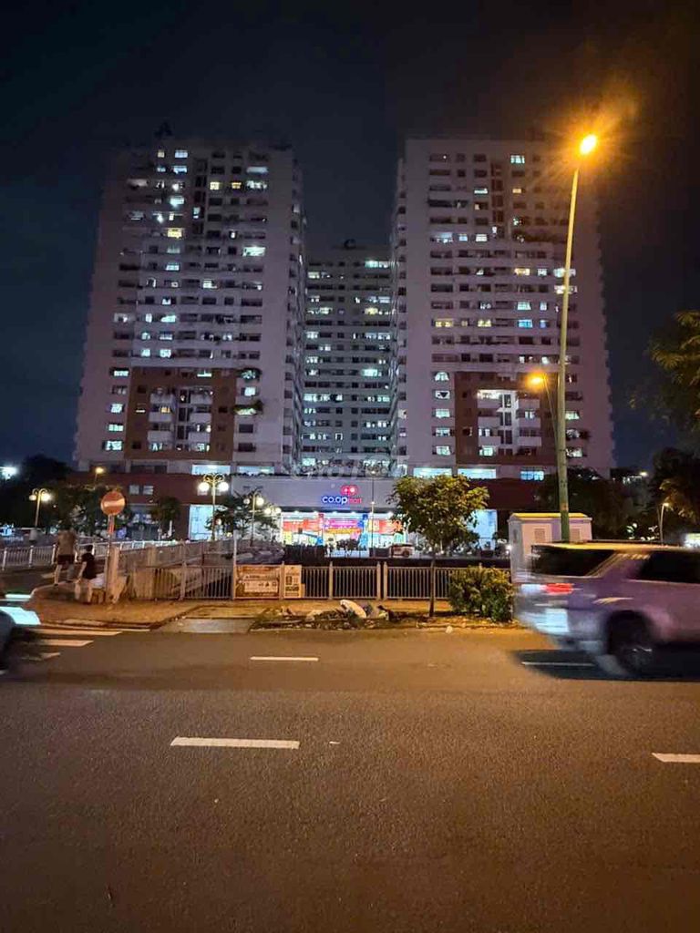 Rent the screc tower district 3 – 81 M2, 2 full interior bedroom - empty house, access to