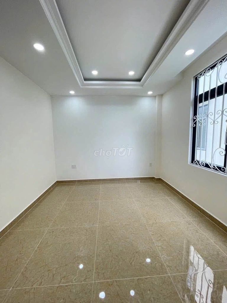 Sixteen million, the lowest, the most beautiful house, almost endless. One foot a three-story, five bedrooms.