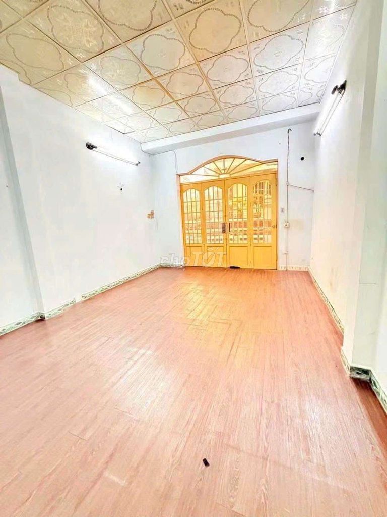 Rent an internal cxpl D-D house.
