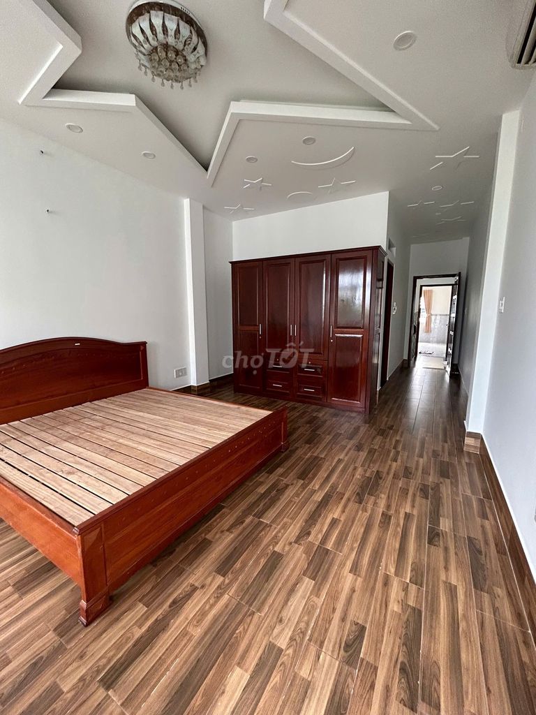 Renting his own house 5 bedrooms, 4 toilets at Bình Trị Đông B, good price for 23 ts.