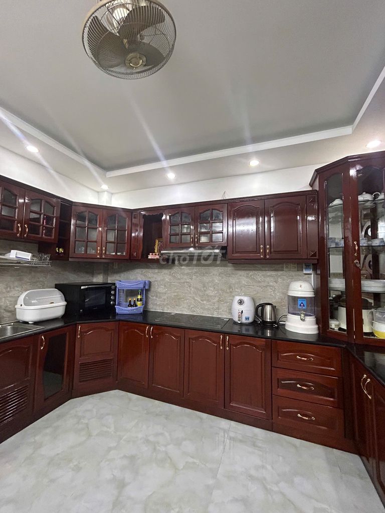Renting his own house 5 bedrooms, 4 toilets at Bình Trị Đông B, good price for 23 ts.