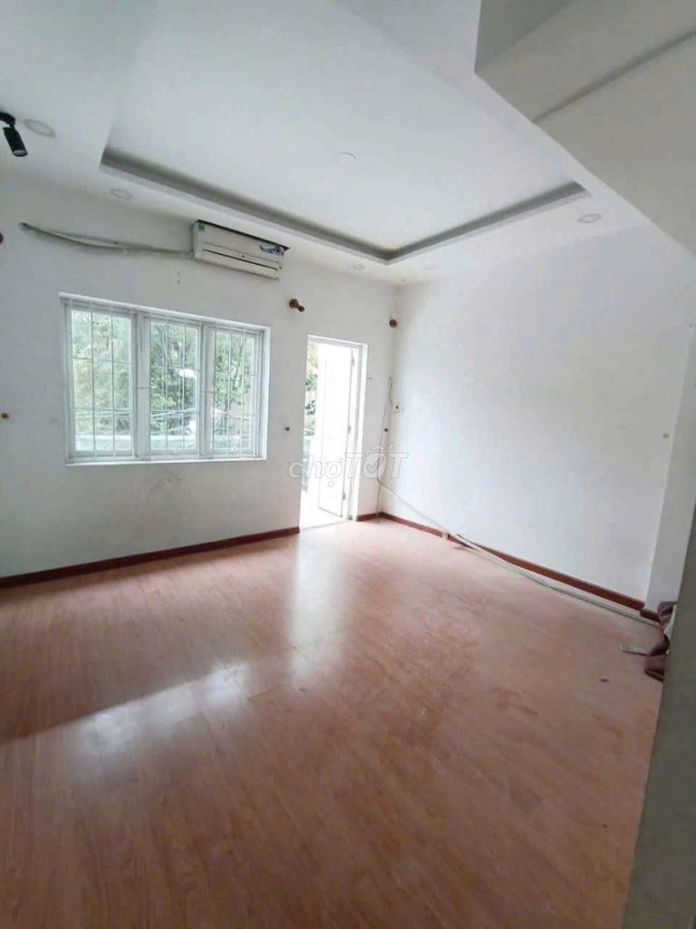 Rent a cxpl in the CNRI 10 district 6.