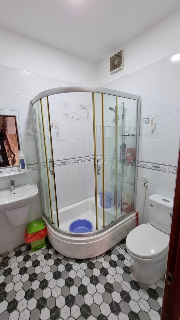 Rent a five-way house, 5-foot toilets, 126 meters 2 at Bình Trị Đông B, Bình Tân, hcm