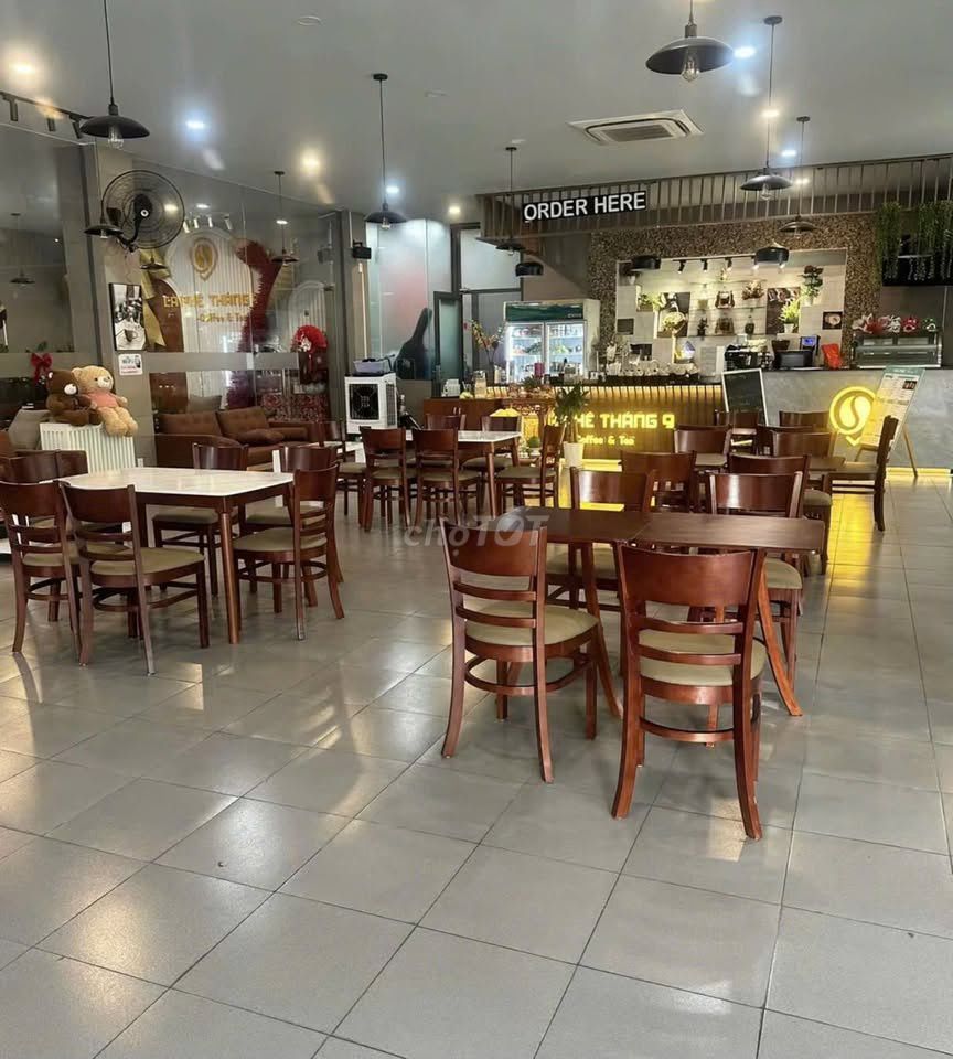 Go to the coffee shop, the corner of Số 50 Q.5 million a month, 15 x20 meters, to the fourth.
