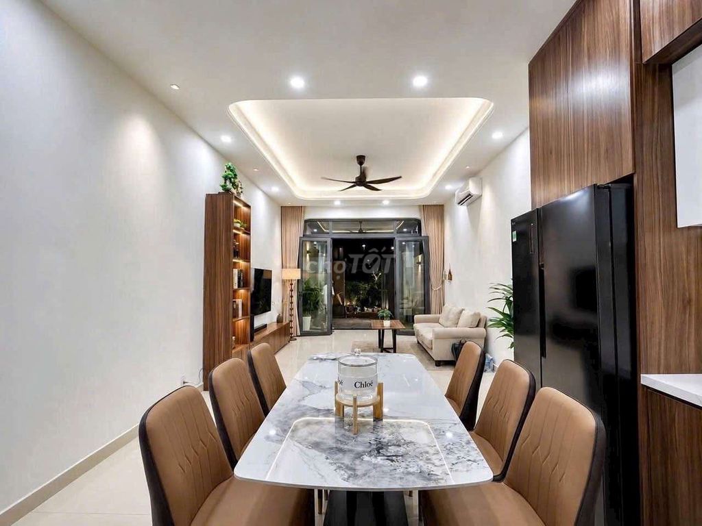 To rent Lê Đình Cẩn, 15 million, 3 bedrooms, 3 toilets, 4-523 M, truck path.