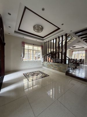 To rent Hoàng Văn Thụ * 8 X20 M * 3th floor * high-special district