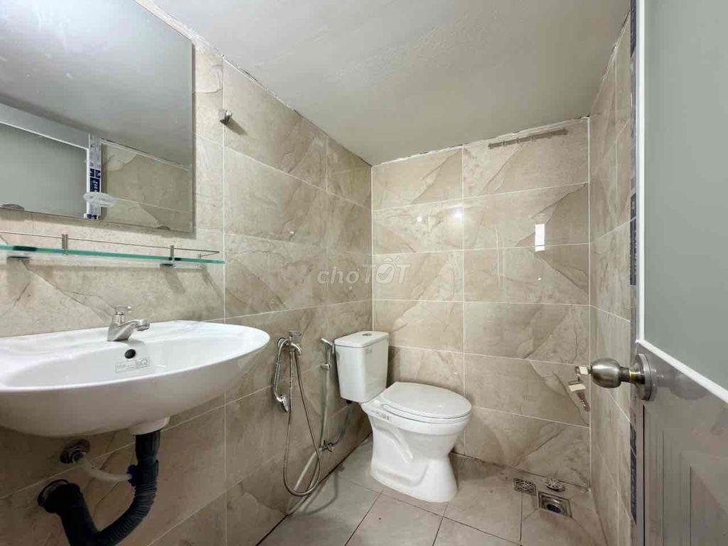 For the rest of the week • 500 K • Vườn Lài District 12 hotel room