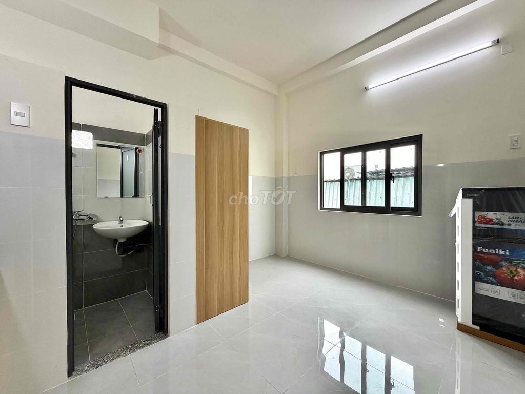 Open up the mini Full interior and walk to Vlu cs3