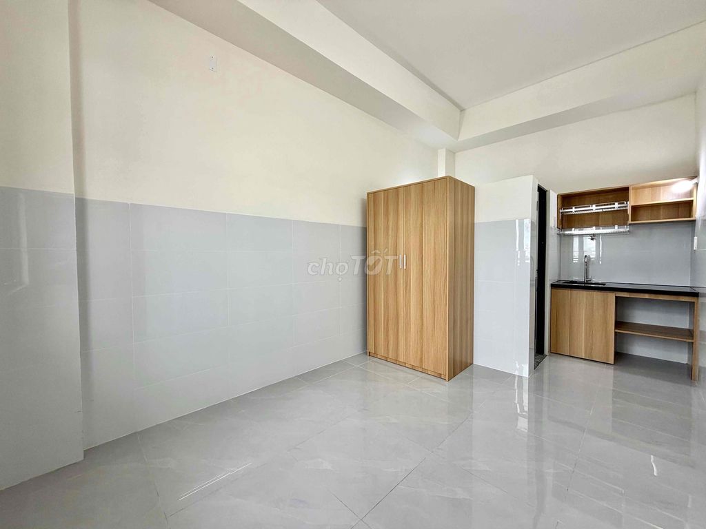 Open up the mini Full interior and walk to Vlu cs3