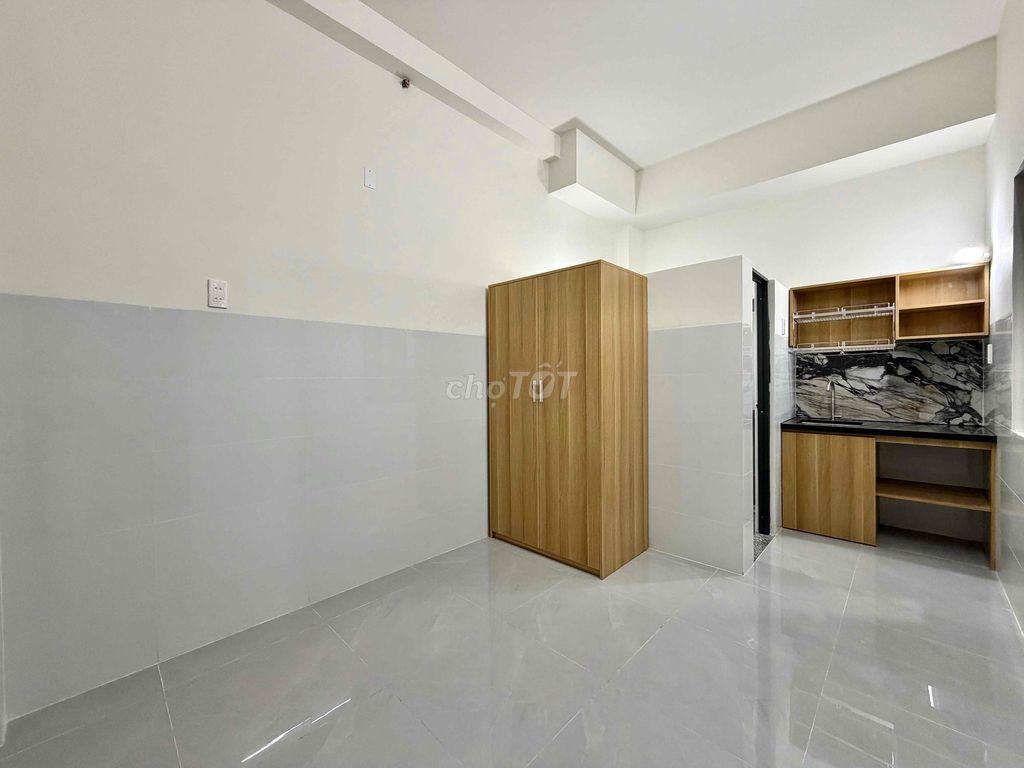 Open up the mini Full interior and walk to Vlu cs3