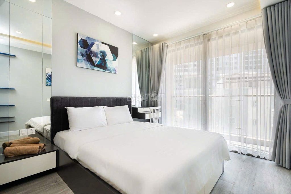 Rent an apartment studio full of furniture for only 13 million a month.