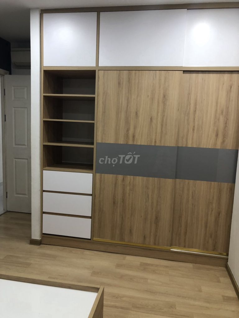 Rent Cộng Hòa Plaza apartment-- 100 M2 (3 bedrooms - 2 toilets)-- 15 million a month.