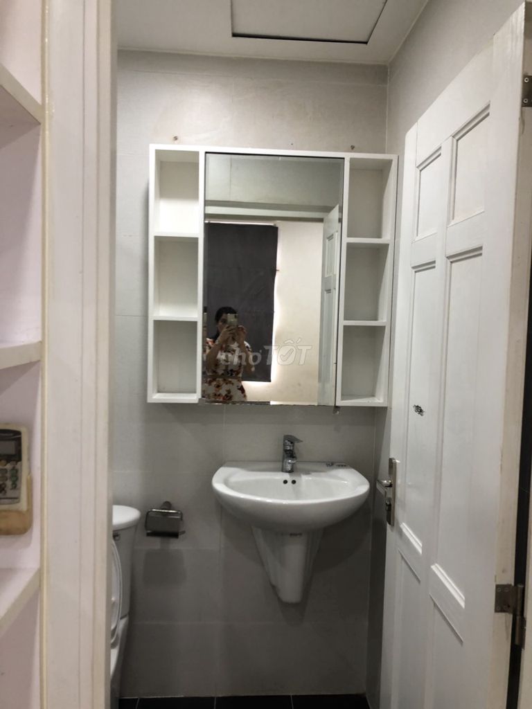 Rent Cộng Hòa Plaza apartment-- 100 M2 (3 bedrooms - 2 toilets)-- 15 million a month.